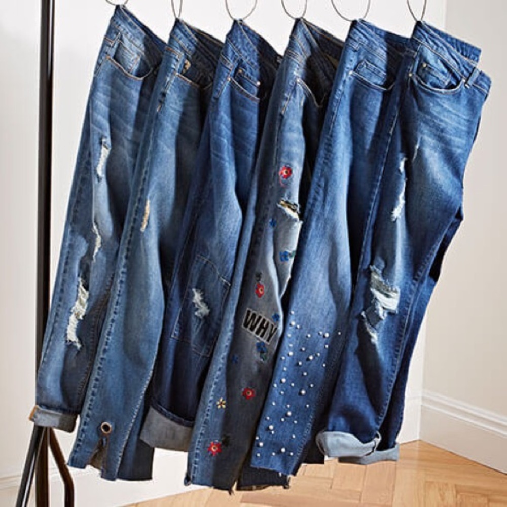 🔥🔥 BOGO JEANS!!